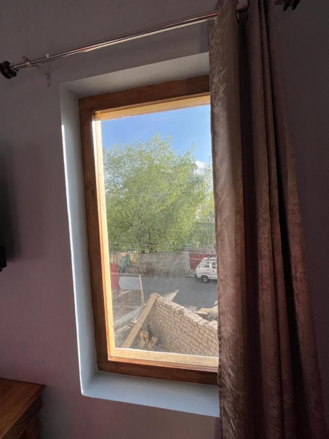 Honey Bee Hotel Leh Exterior foto